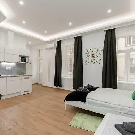 Holidays Downtown Apartman *